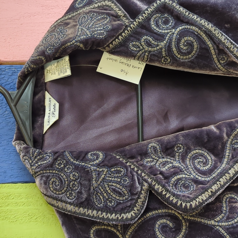 Laura Ashley petite purple velvet blazer - Picture 3 of 4